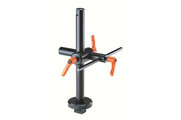 Work locator, universally adjustable, can be mounted on the machine table